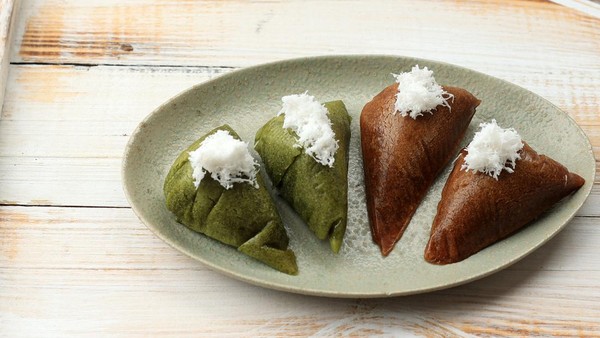 Kue Apang Khas Sulawesi Utara, Camilan Manis Dengan Tekstur Lembut Dan Warna Kecokelatan Dari Gula Merah, Sempurna Untuk Menemani Teh Sore Anda