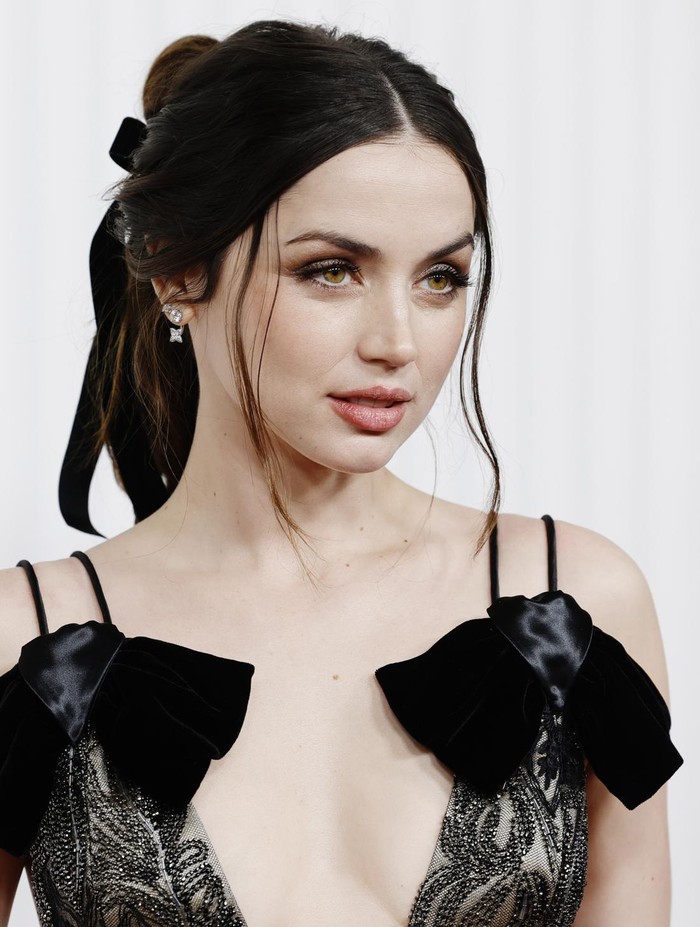 Ana de Armas LOS ANGELES, CALIFORNIA - FEBRUARY 26: Ana de Armas attends the 29th Annual Screen Actors Guild Awards at Fairmont Century Plaza on February 26, 2023 in Los Angeles, California. (Photo by Frazer Harrison/Getty Images)