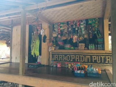 Uniknya Warkop di Baduy, Jualan Petai