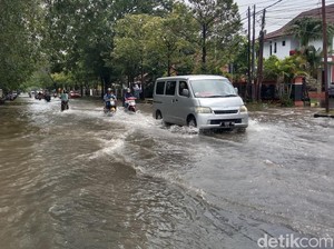 Banjir Terjang Banyak Titik di Indramayu