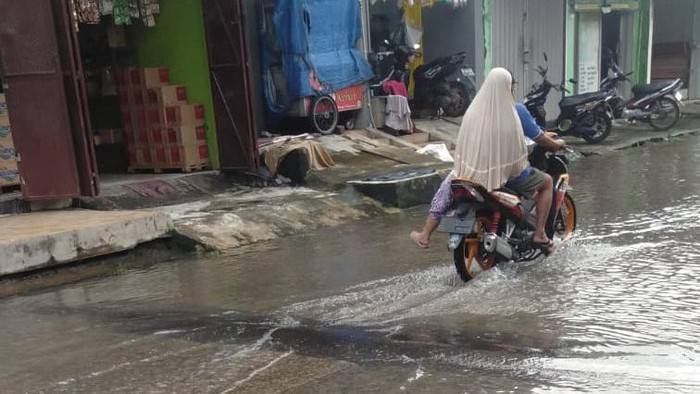 Banjir di Pondok Ungu Permai Bekasi Mulai Surut