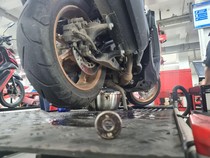 Begini Cara Merawat Bearing Roda Motor