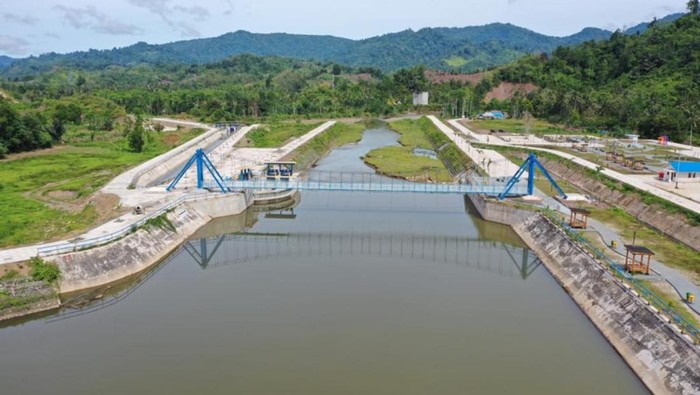 Bendungan di Sulteng Rp 212 M Rampung, Begini Potretnya! Kementerian PUPR merampungkan pembangunan Bendung Salugan di Kabupaten Toli-Toli, Provinsi Sulteng. Proyek tersebut menelan biaya konstruksi senilai Rp 212,3 miliar.