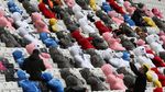 Stadion Turki Dipenuhi Boneka untuk Hormati Anak-anak Korban Gempa