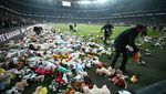 Stadion Turki Dipenuhi Boneka untuk Hormati Anak-anak Korban Gempa