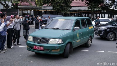 Pakai Mobil Tahanan Kejaksaan, Eliezer Dieksekusi ke Lapas Salemba