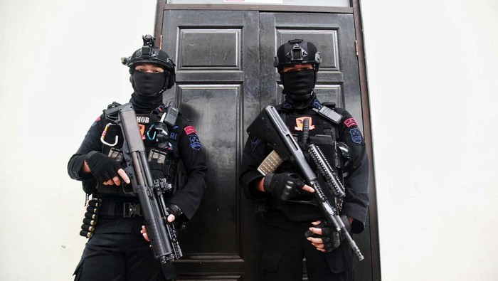 Ekspresi Agus Nurpatria Divonis 2 Tahun Penjara Mantan Kaden A Biro Paminal Propam Polri Agus Nurpatria divonis dua tahun penjara atas kasus perusakan CCTV sehingga membuat terhambatnya penyelidikan pembunuhan Brigadir Yosua Hutabarat di Pengadilan Negeri Jakarta Selatan, Senin (27/2/2023). Hakim menilai Agus tidak berterus terang selama menjalani proses sidang.