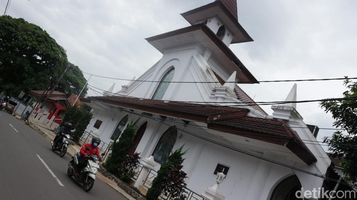 Walking Tour Depok Lama: GPIB Immanuel Depok, gereja ini adalah gereja tertua di Depok, yang dirintis sejak tahun 1700-an