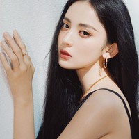 Sekuel itu sendiri disebut berkisah tentang seorang jendral perang dan putri pemberani dari Xinjiang. Netizen pun beranggapan jika Guli Nazha memang cocok memerankan karakter utamanya terlebih memang berasal dari sana. Foto: Instagram/Weibo Gulinazha