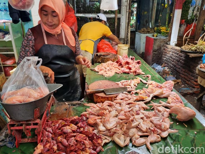 harga daging ayam di pasar pucang surabaya naik