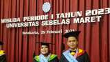 Kompak, Ibu-Anak Ini Raih Gelar Doktor dari UNS dengan IPK Sama Persis