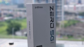 Inilah kotak kemasan Infinix Zero 5G 2023. Foto: Adi Fida Rahman/detikINET