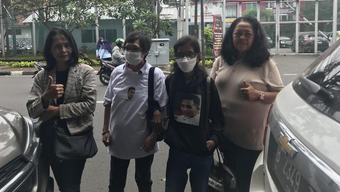 Jelang Eliezer Dijebloskan ke Penjara, Pendukung Sambangi Lapas Salemba (Firda/detikcom)