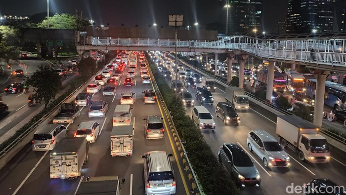Kepadatan di Tol Dalam Kota (Wildan Noviansyah/detikcom)