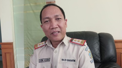 Kepala Kantor Kesehatan Pelabuhan (KKP) Kelas I Denpasar Anak Agung Ngurah Kusumajaya menerbitkan surat edaran kepada 28 maskapai di bandara dan pelabuhan terkait kewaspadaan flu burung.