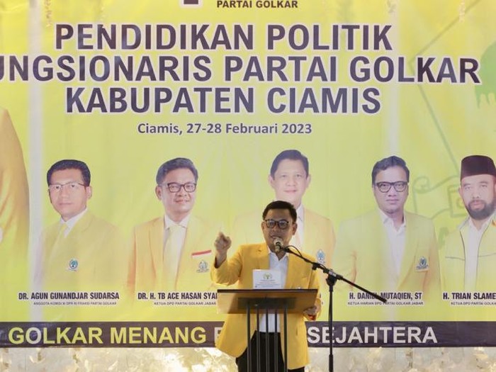 Ketua DPD Partai Golkar Provinsi Jabar Tubagus Ace Hasan Syadzily saat membuka Dikpol di Ciamis