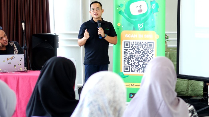 Bayang-bayang ancaman resesi global masih mengintai Indonesia. Di tengah ketidakpastian perekonomian dunia itulah masih ada secercah optimisme bagi masyarakat Indonesia.