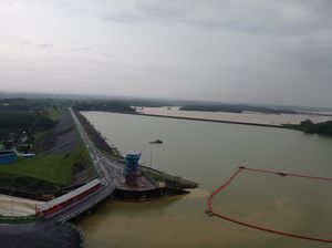 Waduk Gajah Mungkur Siaga Kuning, Warga di Bantaran Sungai Diimbau Waspada