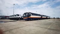 Dari segi eksterior, bus-bus Laksana yang diekspor ke Laos tersebut memiliki tampilan yang sederhana, hanya menggunakan kombinasi warna cat putih, oranye, dan warna gelap: biru tua. Foto: Dok. Laksana