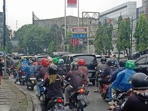 Lalin Ciputat Tangsel Arah Jakarta Macet Pagi Ini, Warga Harap Ada Flyover