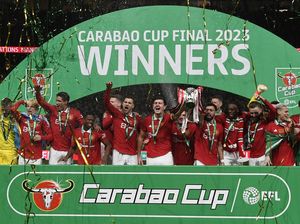 Setan Merah Juara Carabao Cup, Glory Glory Man United Menggema