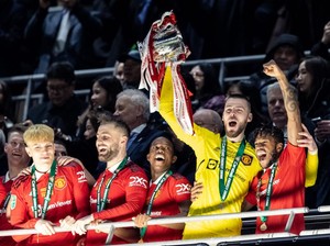 MU Akhiri Enam Tahun Puasa Trofi