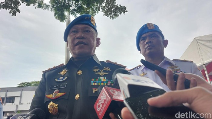 Mayor Jenderal (Mayjen) Rafael Granada Baay