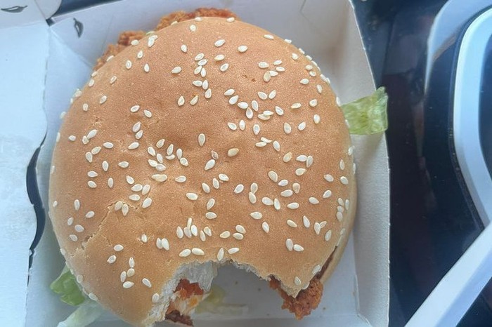 Burger McDonalds ada bekas gigitan