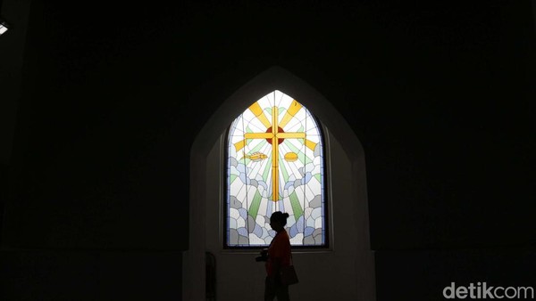 Saat pertama kali didirikan, gereja yang berada di Depok Lama ini memiliki nama De Protestanse Kerk. Saat pertama kali didirikan, gereja yang berada di Depok Lama ini memiliki nama De Protestanse Kerk.