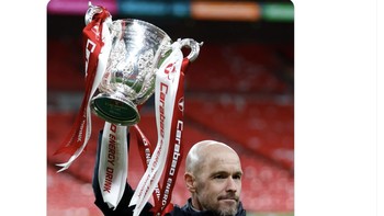 Jadwal yang padat melawan Leicester, Barcelona dan kemudian Newcastle tak membuat Ten Hag mengeluh, bahkan MU pun menang di semua laga itu. Foto: Twitter