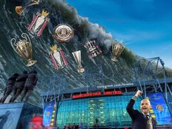 Meme Kocak Man United Juara, Tsunami Trofi hingga Full Senyum Sayang
