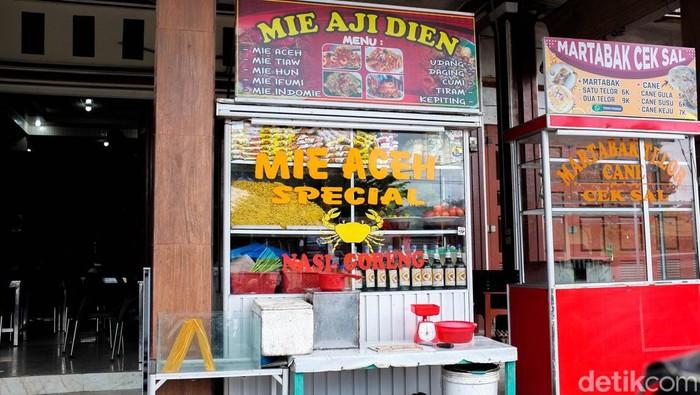 Nyam! Nikmatnya Mie Aceh Berempah di Lhokseumawe Mie jadi salah satu makanan khas Aceh yang kaya rempah. Mie Ajie Dien di Lhokseumawe ini bisa jadi pilihan yang ingin mencicipi makanan khas Aceh.