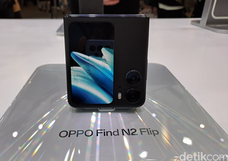 Oppo Find N2 Flip