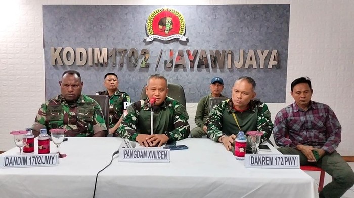 Pangdam XVII/Cenderawasih Mayjen Muhammad Saleh Mustafa memerintahkan Pomdam XVII/Cenderawasih melakukan investigasi terkait kerusuhan di Wamena, Kabupaten Jayawijaya, Papua Pegunungan.