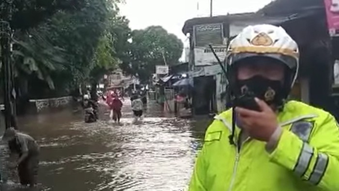 Pasar Jagal, Mampang Prapatan, Jaksel, terendam banjir 50 centimeter, Senin (27/2/2023).