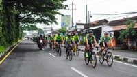 Sebanyak 150 peserta melintasi Jalur Lintas Timur, Parkir Imogiri, makam Seniman, Wukirsari, Kaligatuk, Berbah, Kalasan dan kembali ke Coffee Bici. Jalur itu menyajikan tanjakan dan turunan yang menantang.