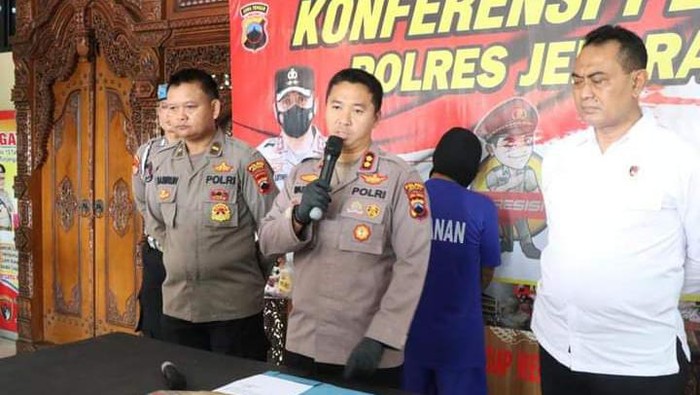 Ungkap kasus dugaan pencabulan yang digelar di Mapolres Jepara, Senin (27/2/2023).