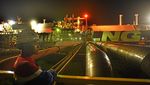 Penampakan Kapal Tanker LNG Inggris Bongkar Muat di Aceh