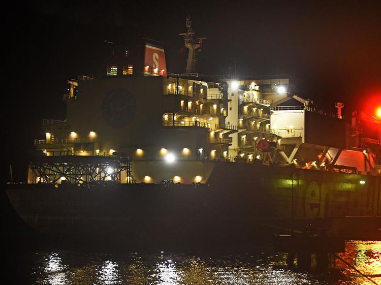 Penampakan Kapal Tanker LNG Inggris Bongkar Muat di Aceh