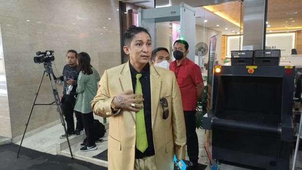 Pengacara pihak debt collector, Firdaus Oiwobo (Adrial-detikcom)