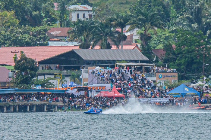 Penginapan F1H2O Danau Toba