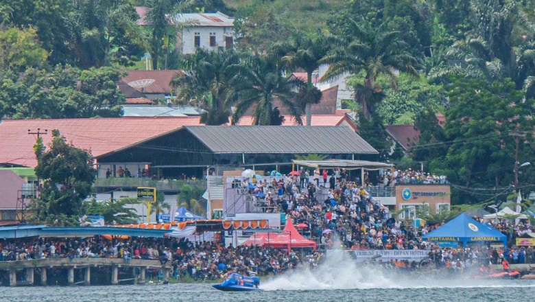 Penginapan F1H2O Danau Toba Penginapan F1H2O Danau Toba