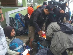 Viral! Gunung Gede Diserbu Pendaki, Jalur Pendakian Macet