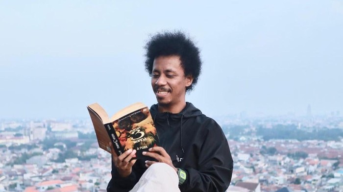 Lirik dan Chord Lesung Pipi - Raim Laode