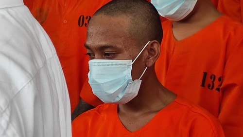 Residivis Dimas Tri Pamungkas dihadirkan saat konferensi pers di Polresta Denpasar, Senin (27/2/2023). (I Wayan Sui Suadnyana/detikBali)