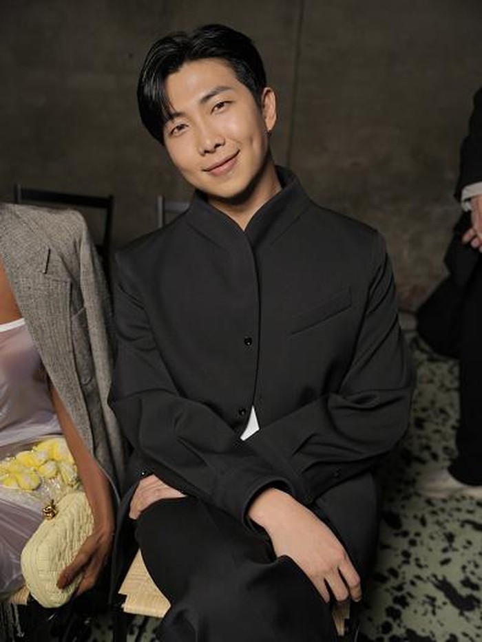 RM BTS di Milan Fashion Week 2023 RM BTS di Milan Fashion Week 2023