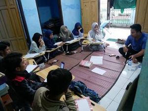 Mahasiswa ITB Kembangkan Sakola Kembara, Pendidikan Gratis untuk Anak Desa