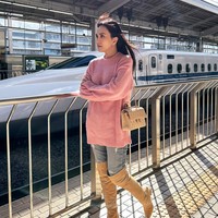 Isu perceraian semakin santer terdengar saat Shandy Aulia diketahui liburan ke Italia belum lama ini. Pada akhirnya, bahtera rumah tangga mereka kandas. Shandy melayangkan gugatan cerai pada 11 April 2023 ke PN Jakarta Selatan. Jadi pada tanggal 11 April 2023, hari Selasa memang dari data di sistem informasi perurusan perkara PN Jakarta Selatan itu ada perkara masuk didaftarkan atas nama penggugatnya Nyimas Shandy Aulia. Kemudian tergugatnya David Herbowo. Gugatannya itu gugatan perceraian, ujar Djuyamto saat ditemui detikhot di PN Jakarta Selatan, Jumat (14/4/2023). (Foto: Instagram/@shandyaulia)