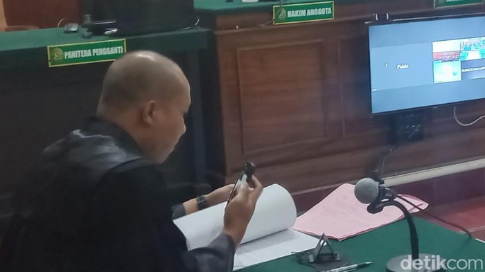 Sidang pemalsuan STNK di PN Surabaya