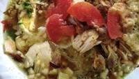 Di kawasan Pasar Minggu, Jakarta Selatan, kamu bisa menikmati soto Lamongan yang gurih. Namanya Soto Ayam Lamongan Cak Min, tempatnya tak begitu besar. Isian soto ada yang biasa maupun dicampurkan aneka topping. Harga per porsi mulai dari Rp 13.000-an. Foto: Google Review